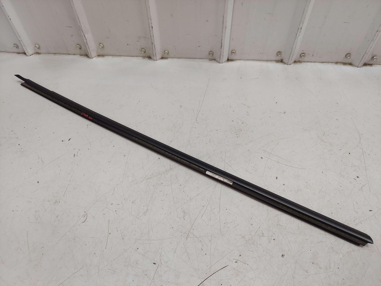 2014 PORSCHE 911 991 GT3 LEFT OUTER DOOR WINDOW TRIM W/ SEAL *SCRATCHES*