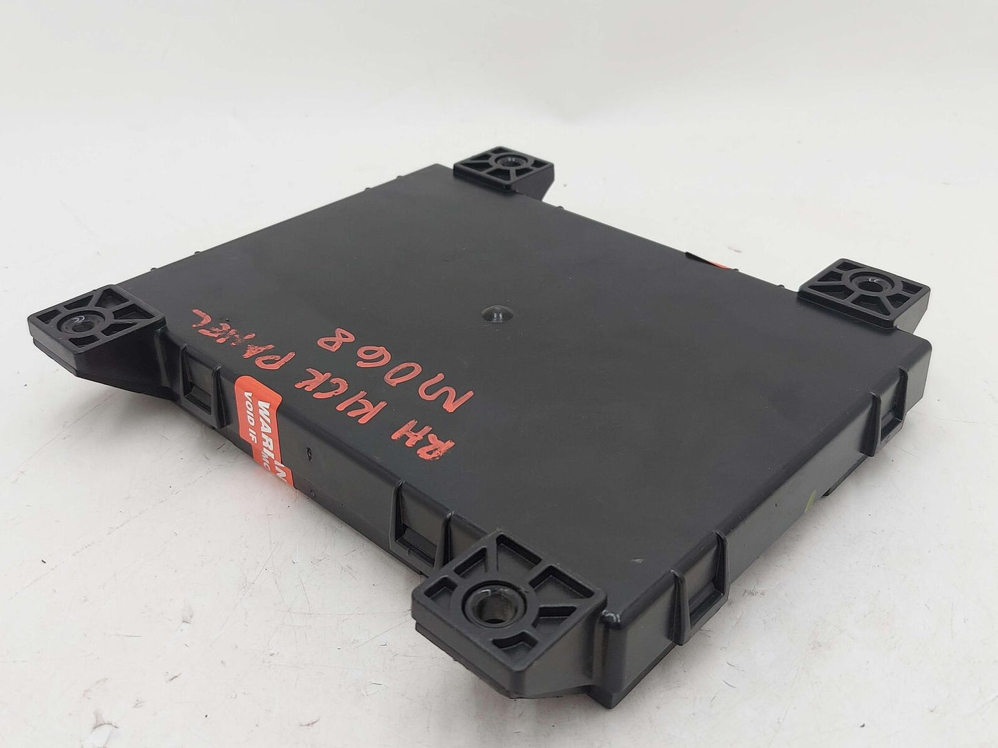 2013 TESLA S 1010906-00-d BCM BODY CONTROL MODULE