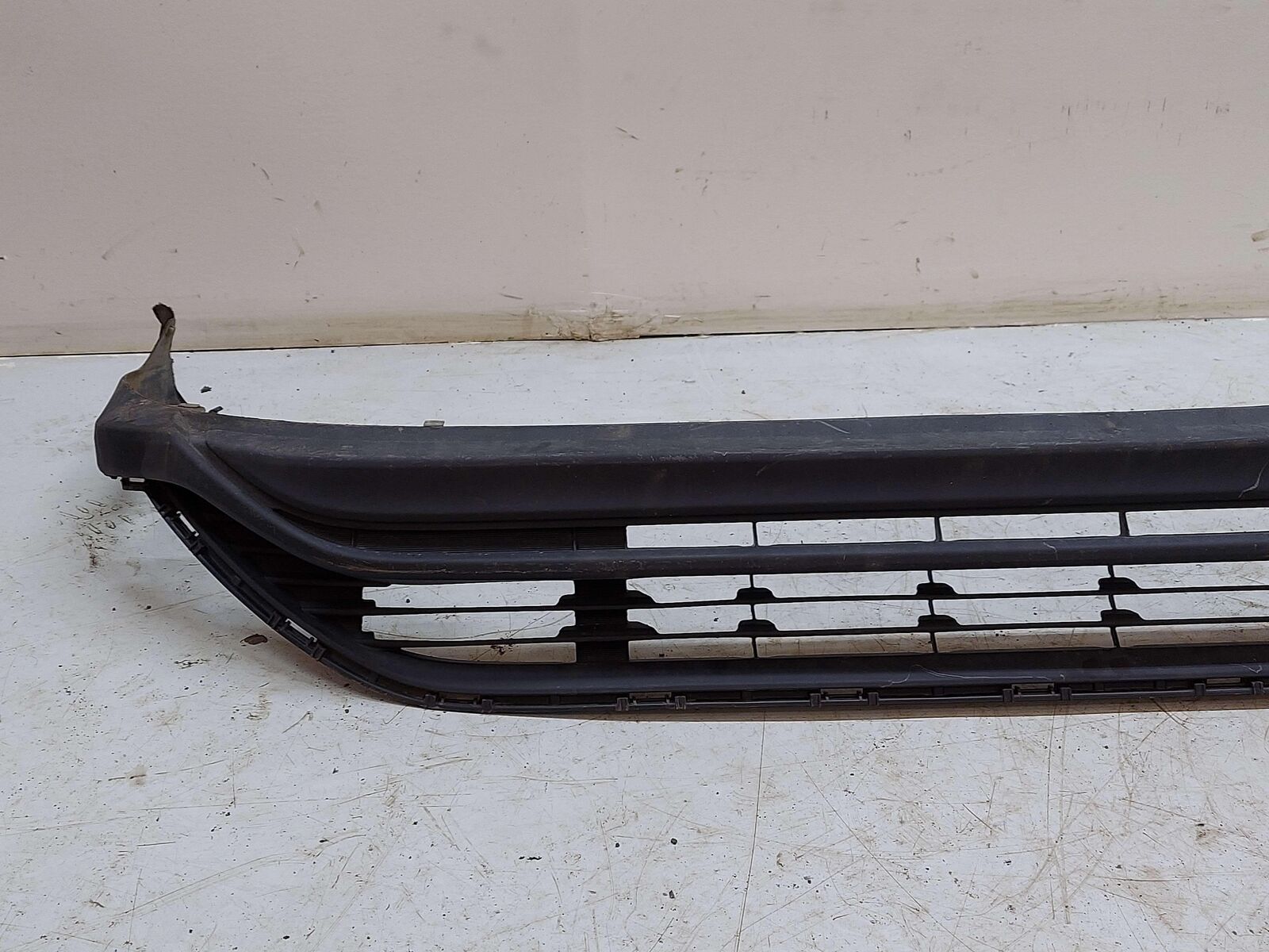 20-23 TOYOTA HIGHLANDER FRONT BUMPER LOWER SECTION BLACK TEXTURED