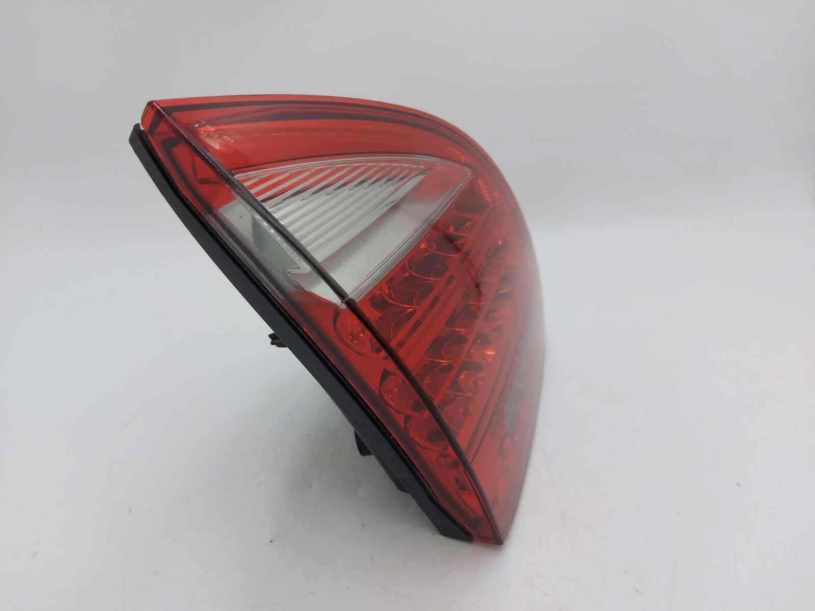 11-14 PORSCHE CAYENNE CAYENNE TURBO LEFT TAIL LIGHT LAMP INNER LIFTGATE MOUNTED