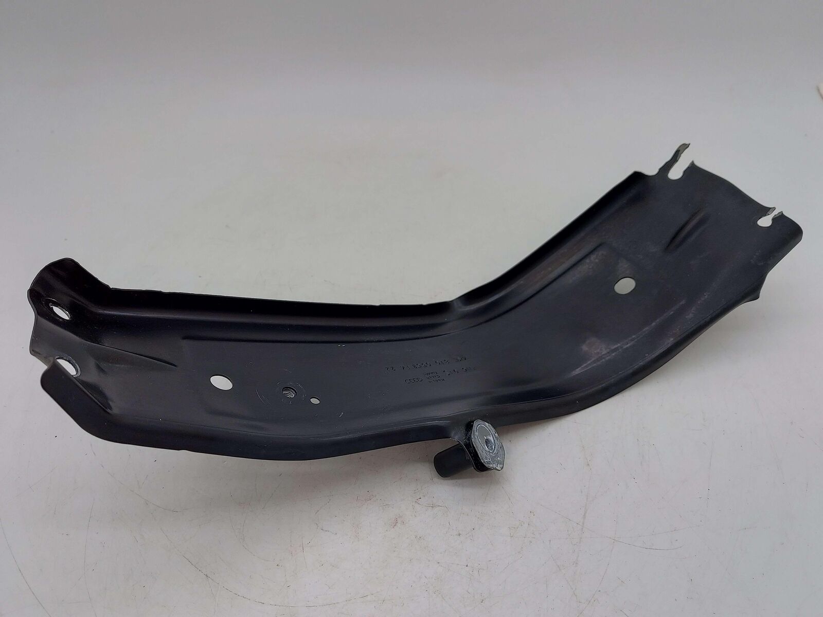 23 Audi Q8 E-tron Quattro Front Right Rearward Fender Brace Bracket 4KE810056B