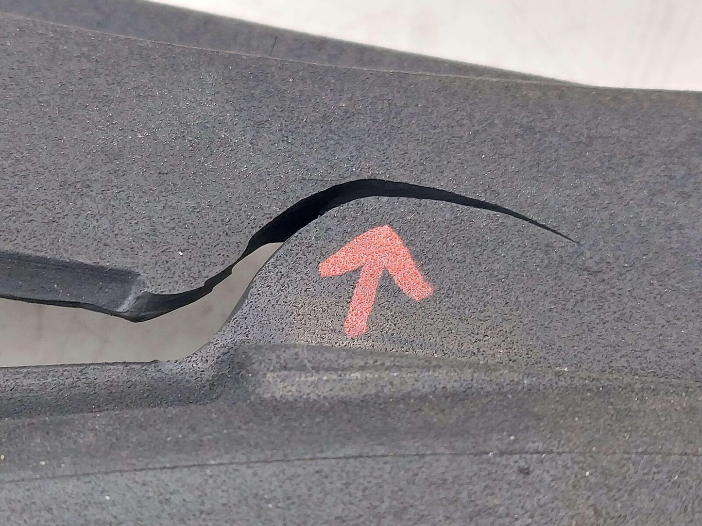 2024 ASTON MARTIN DB12 VOLANTE RIGHT WEATHER STRIPPING MIRROR MOULDING *NOTE