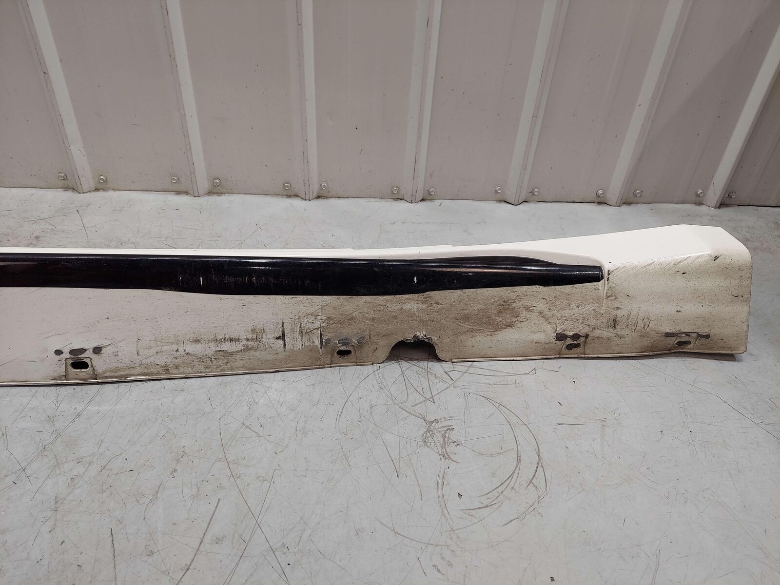 2010 Maserati GranTurismo M145 Coupe RIGHT ROCKER PANEL SIDE SKIRT WHITE