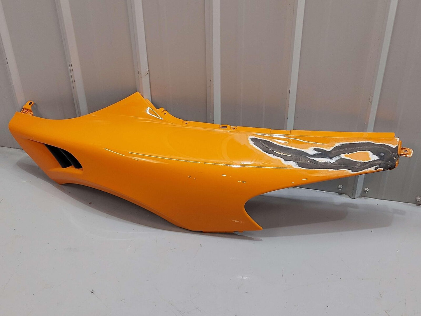 2023 Mclaren Artura RH Right Fender Mclaren Orange 3211 *Repaired Broken Clip*