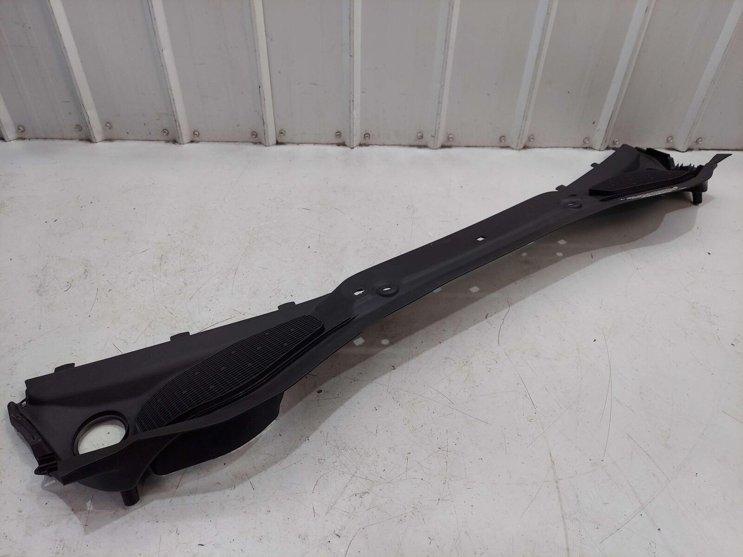 2024 ASTON MARTIN DB12 VOLANTE FRONT WINDSHIELD COWL VENT PANEL RY53-219000-AA