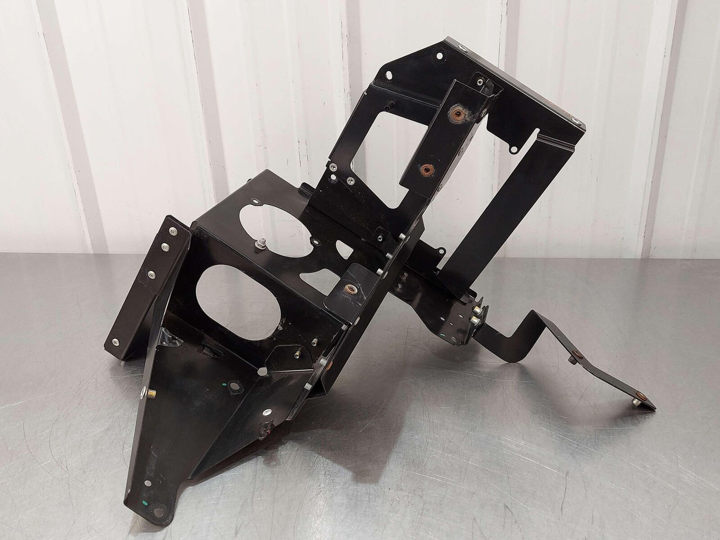 2017 MCLAREN 570S REAR RIGHT QUARTER FRAME MOUNT BRACKET 13A3911CP *NOTE