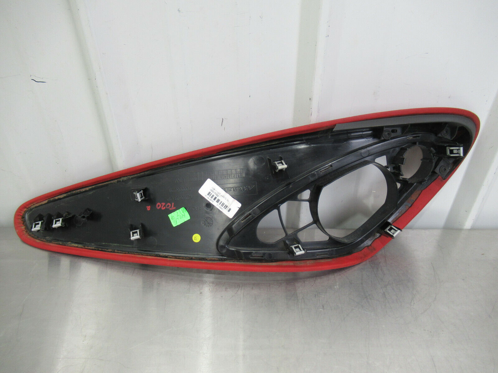 T020 2016 16 MCLAREN 570S RH RIGHT DOOR UPPER TRIM SPEAKER SURROUND 13N0693CP