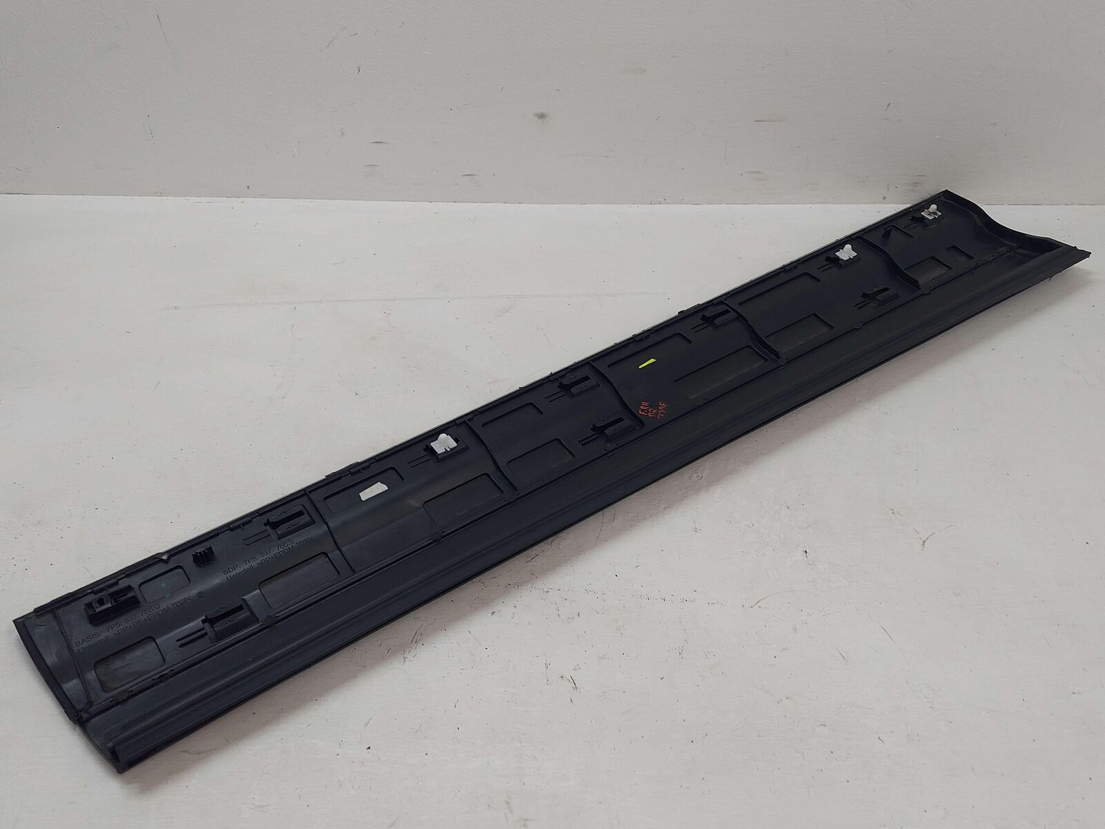 11-18 PORSCHE CAYENNE 958 S E-HYBRID FRONT RIGHT DOOR MOULDING BLACK