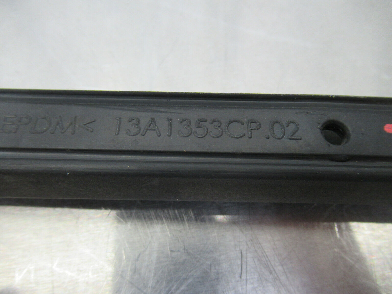 T020 2016 16 MCLAREN 570S HOOD SEAL 13A1353CP