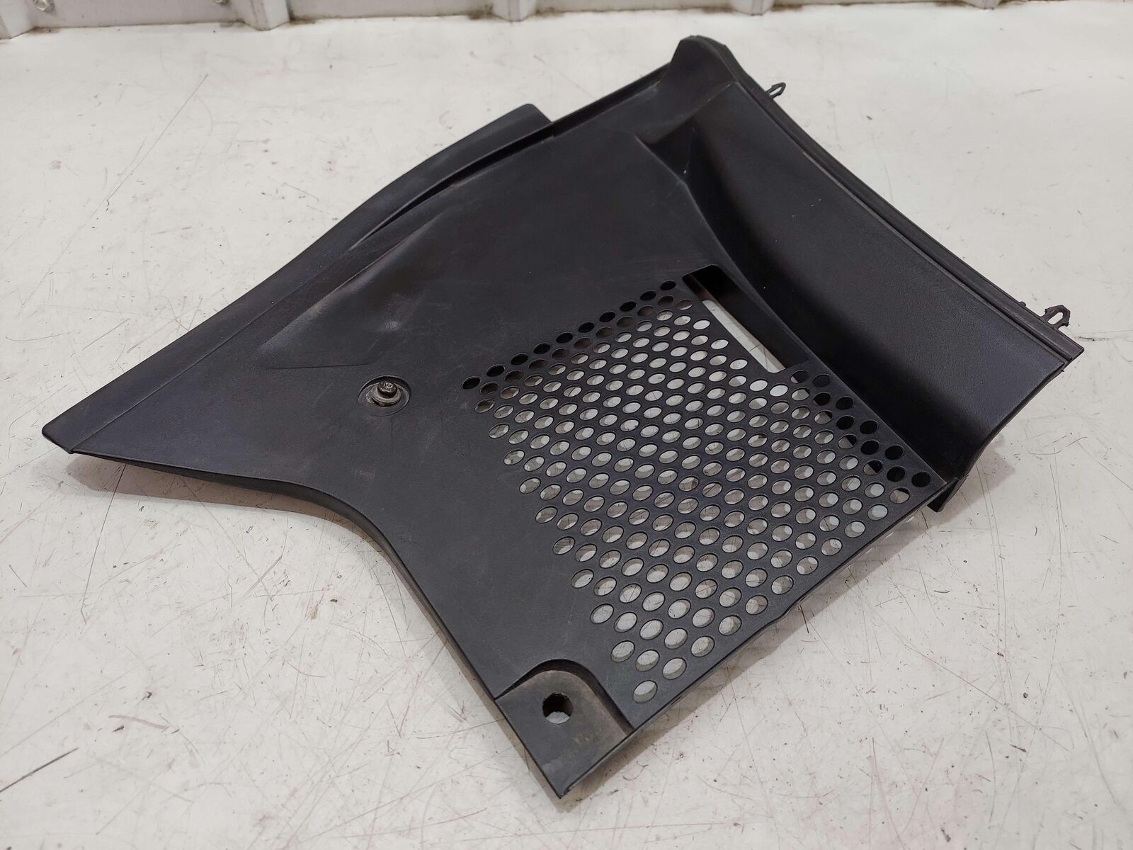 2001 PORSCHE 911 996 CARRERA FRONT RIGHT WINDSHIELD COWL VENT PANEL OUTER