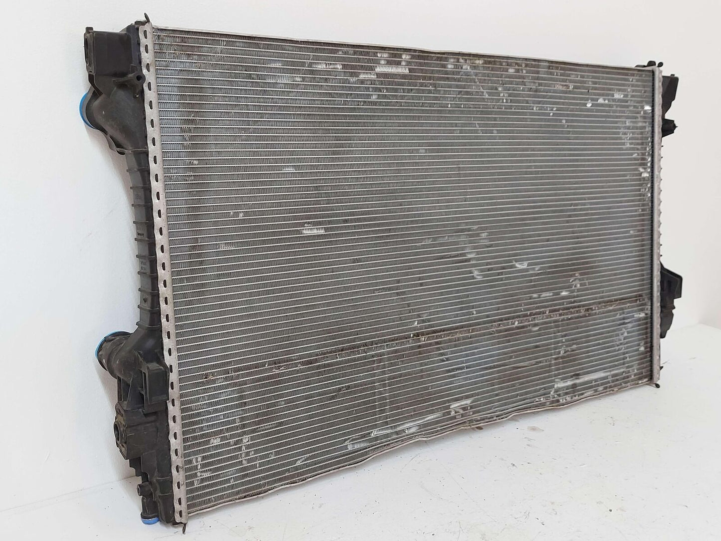 10-16 PORSCHE PANAMERA RADIATOR 97010613103 *DENTED FINS BENT*