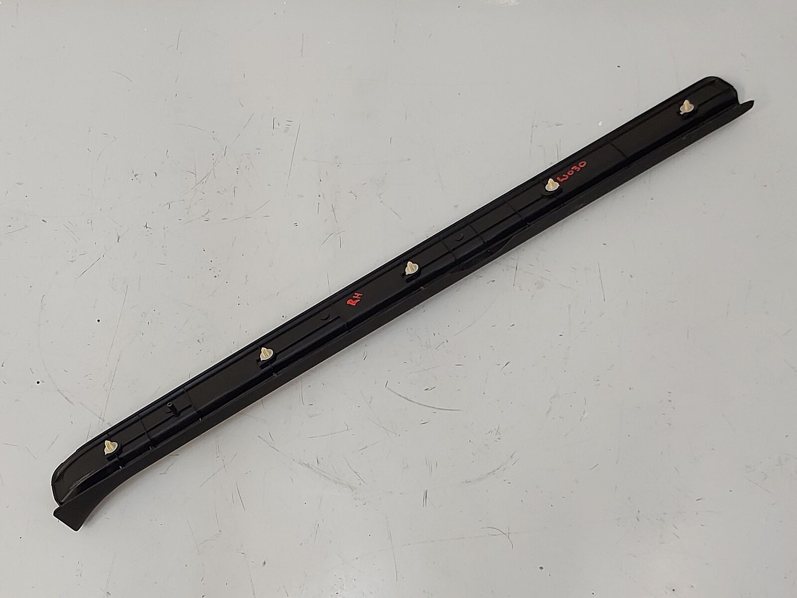 1999 NISSAN SKYLINE R34 Gt-t GTT Coupe Sill Plate 76951-aa300 Rh