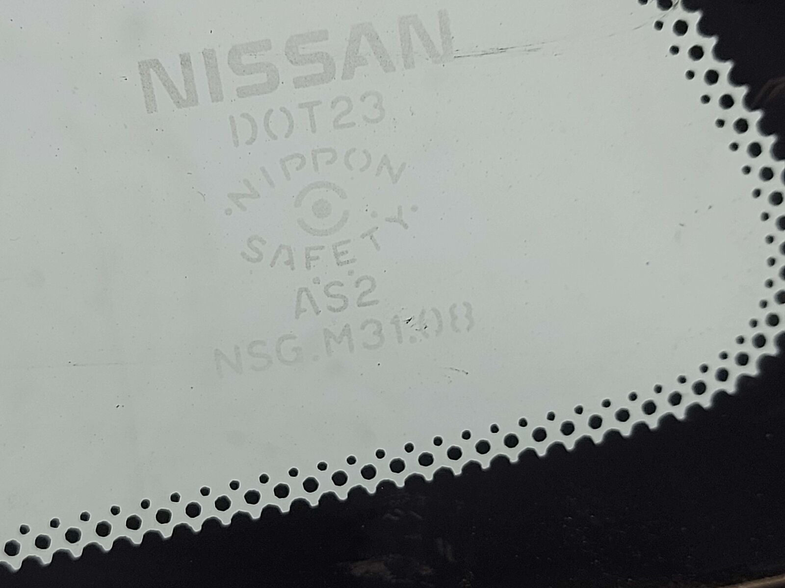 17-22 NISSAN QASHQAI RIGHT QUARTER WINDOW GLASS 833126MA0A