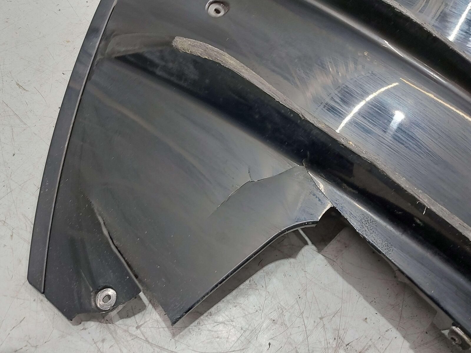 2021 MCLAREN GT REAR BUMPER LOWER DIFFUSER *CRACKED HOLES SCRATCHES* 22AC390GP