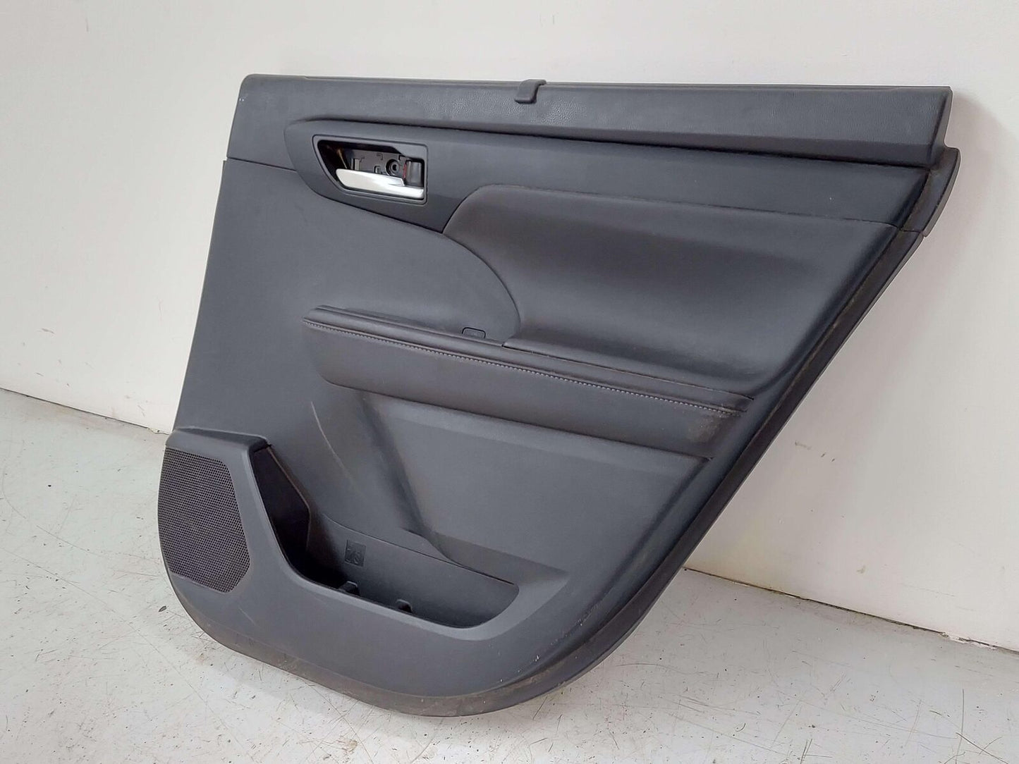 20-21 TOYOTA HIGHLANDER REAR RIGHT DOOR TRIM PANEL W/ SUNSHADE HYBRID XLE BLACK