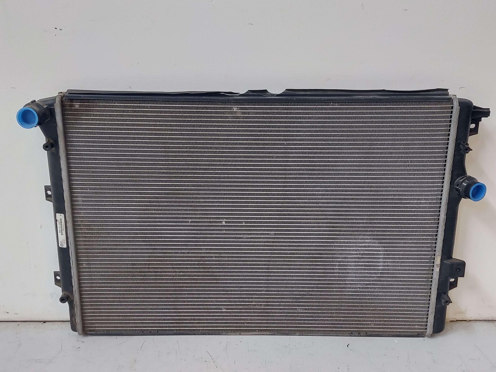 09-18 VW TIGUAN Radiator 5N0121253L 87K KM's