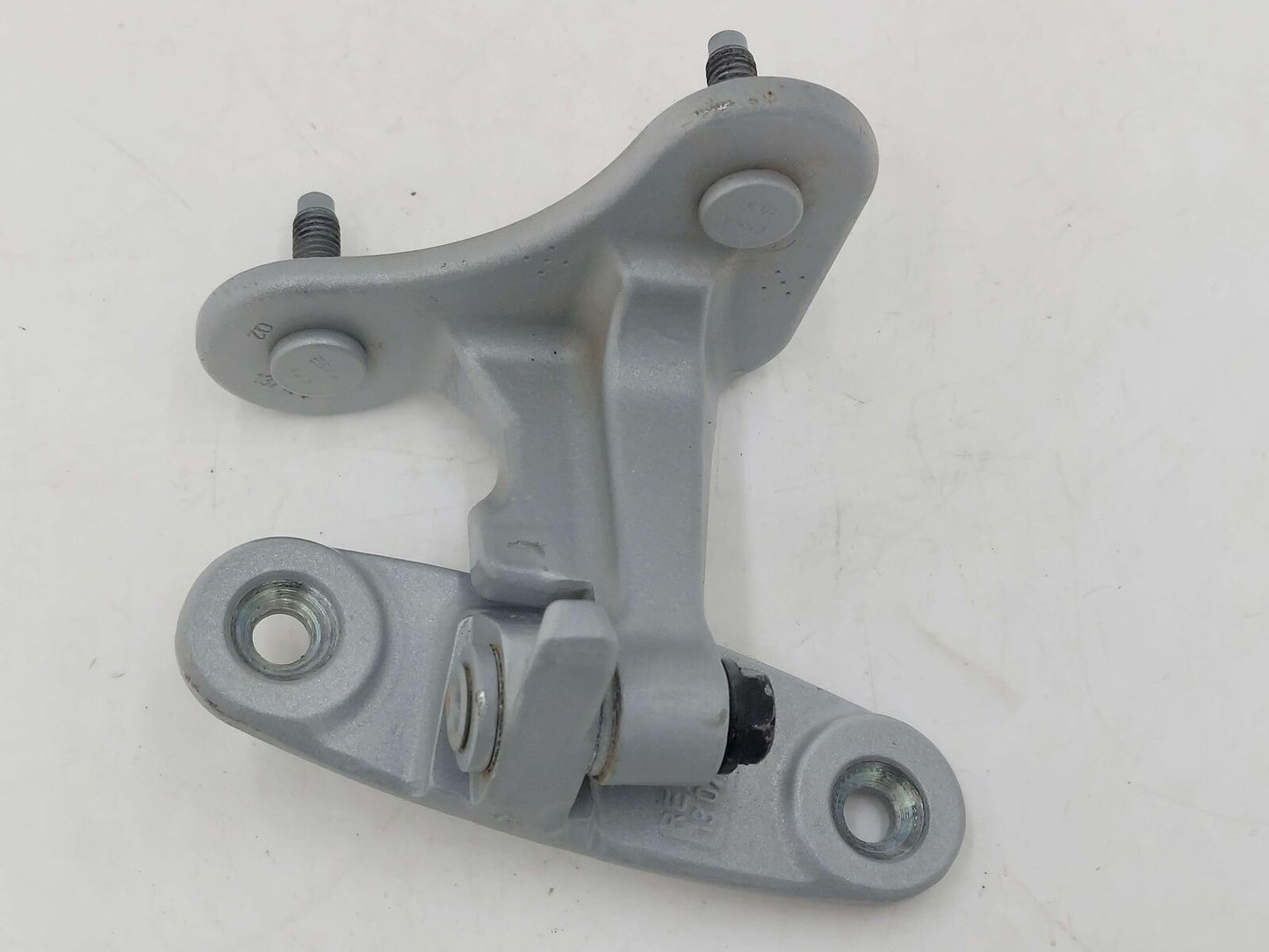 2014 Mercedes ML63 W166 AMG Front RH Right Upper Door Hinge