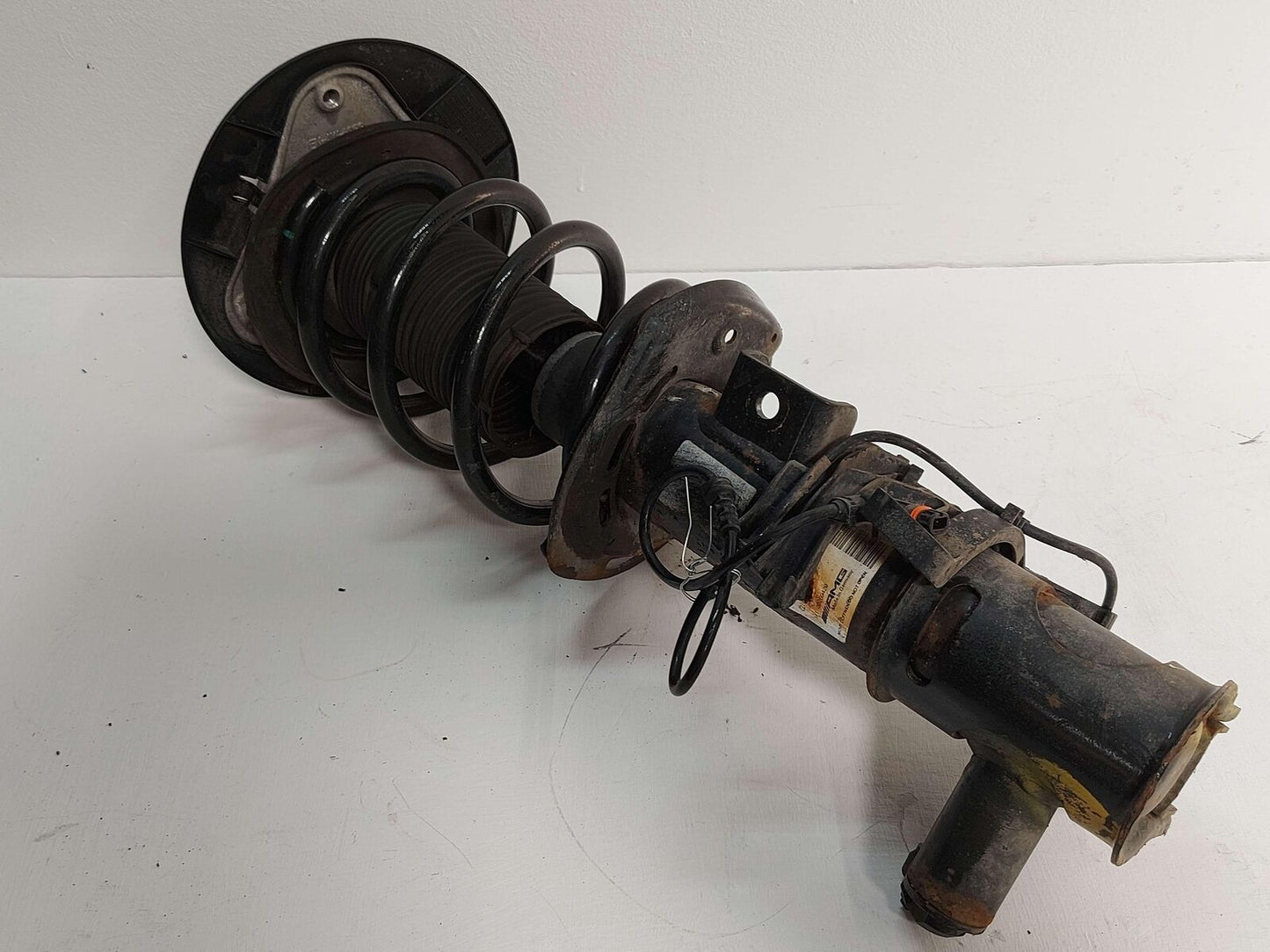 12-18 Mercedes W218 CLS63S AMG FRONT LEFT STRUT 2123236100