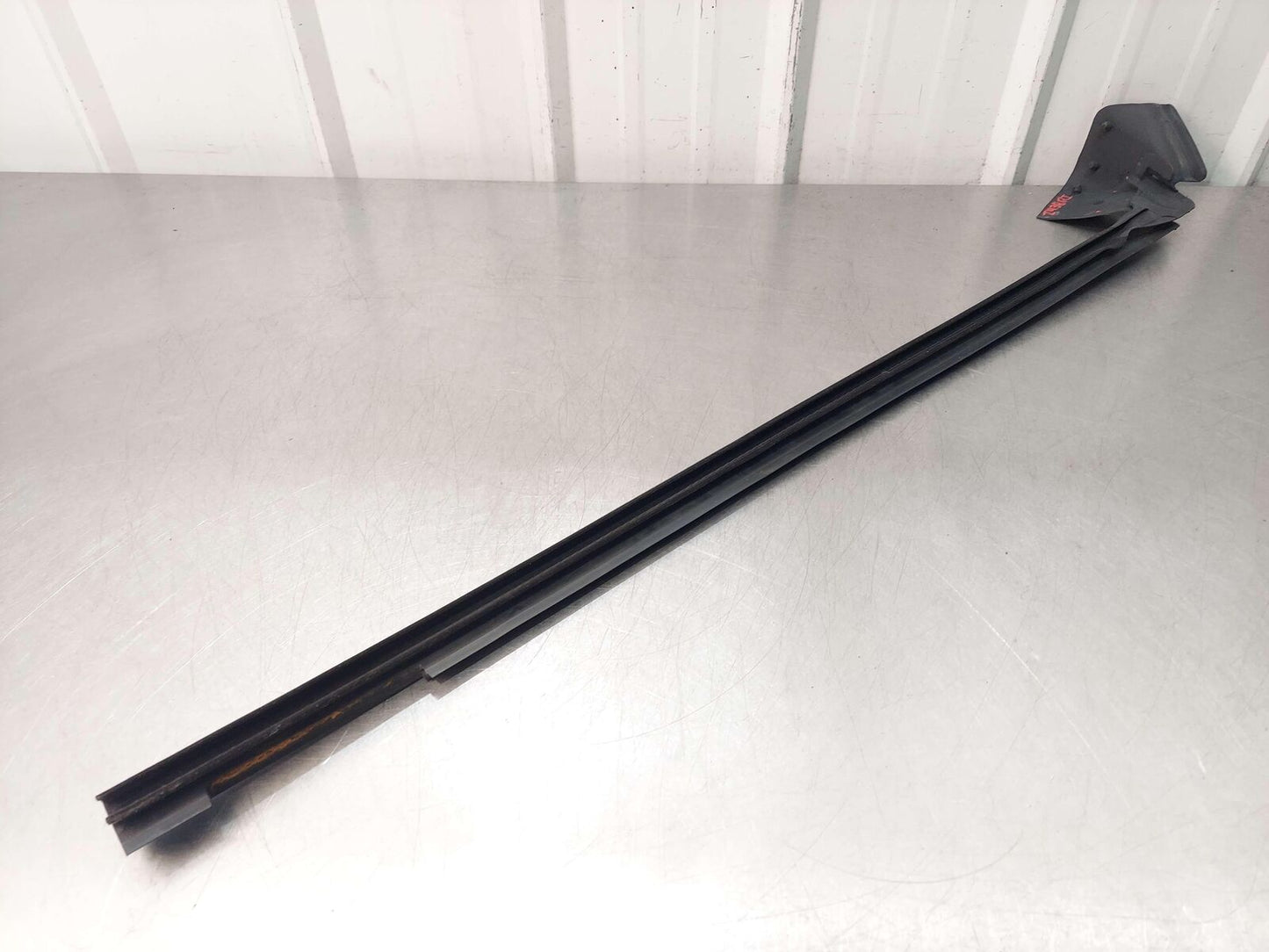 2024 ASTON MARTIN DB12 VOLANTE RIGHT WEATHER STRIPPING DOOR INNER HY53-C20570-AC