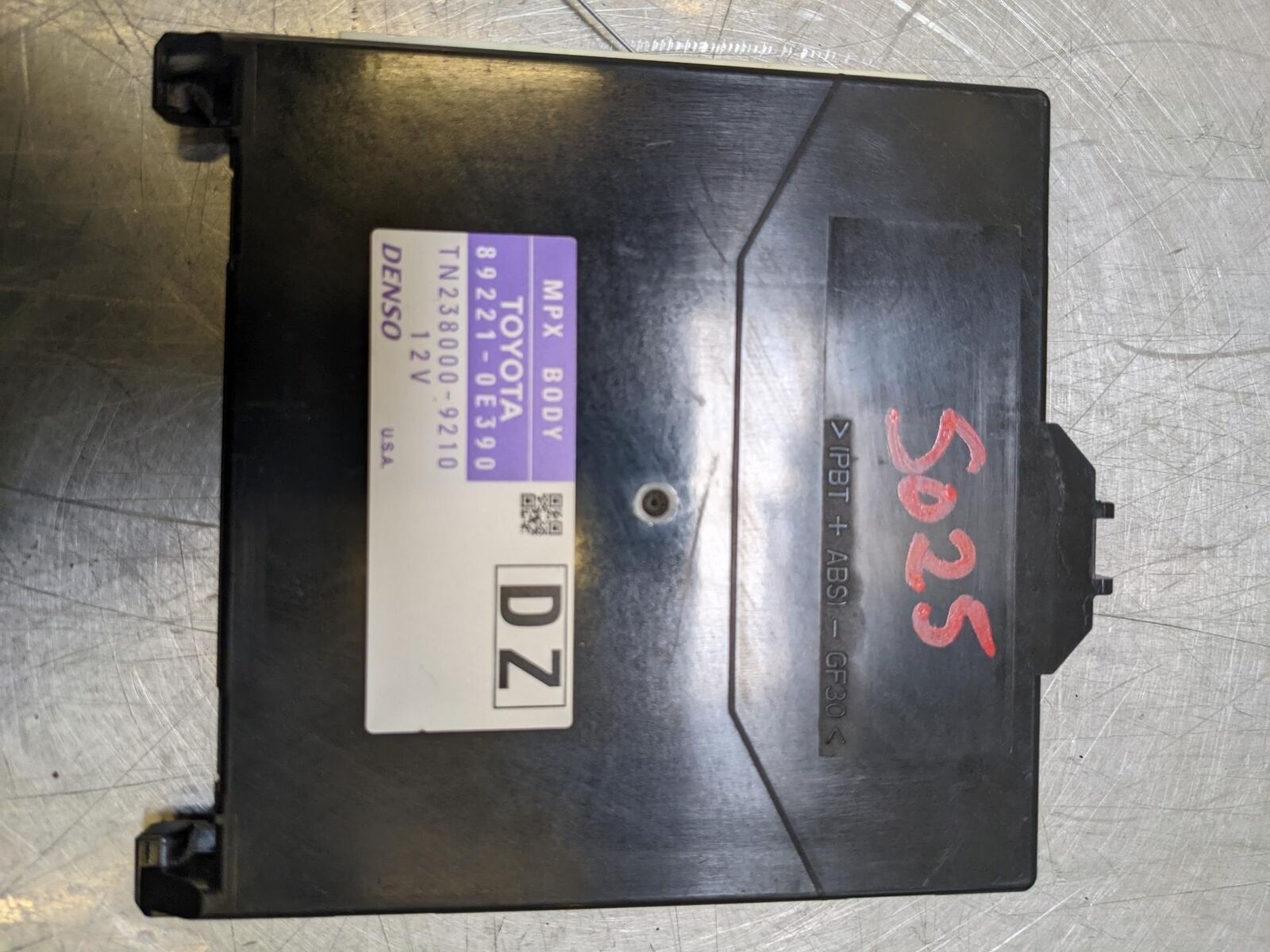 15 LEXUS RX450 HYBRID 89221-0e390 Multiplex Body Control Module