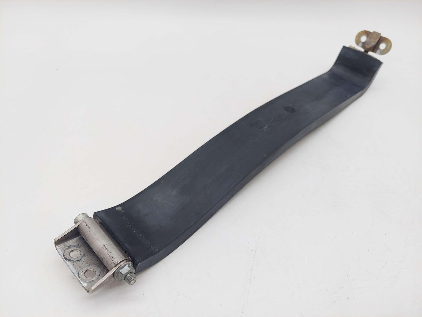 2016 MCLAREN 540C LOWER FUEL TANK STRAP PAIR 11K0138CP *MISSING SINGLE SPACER*