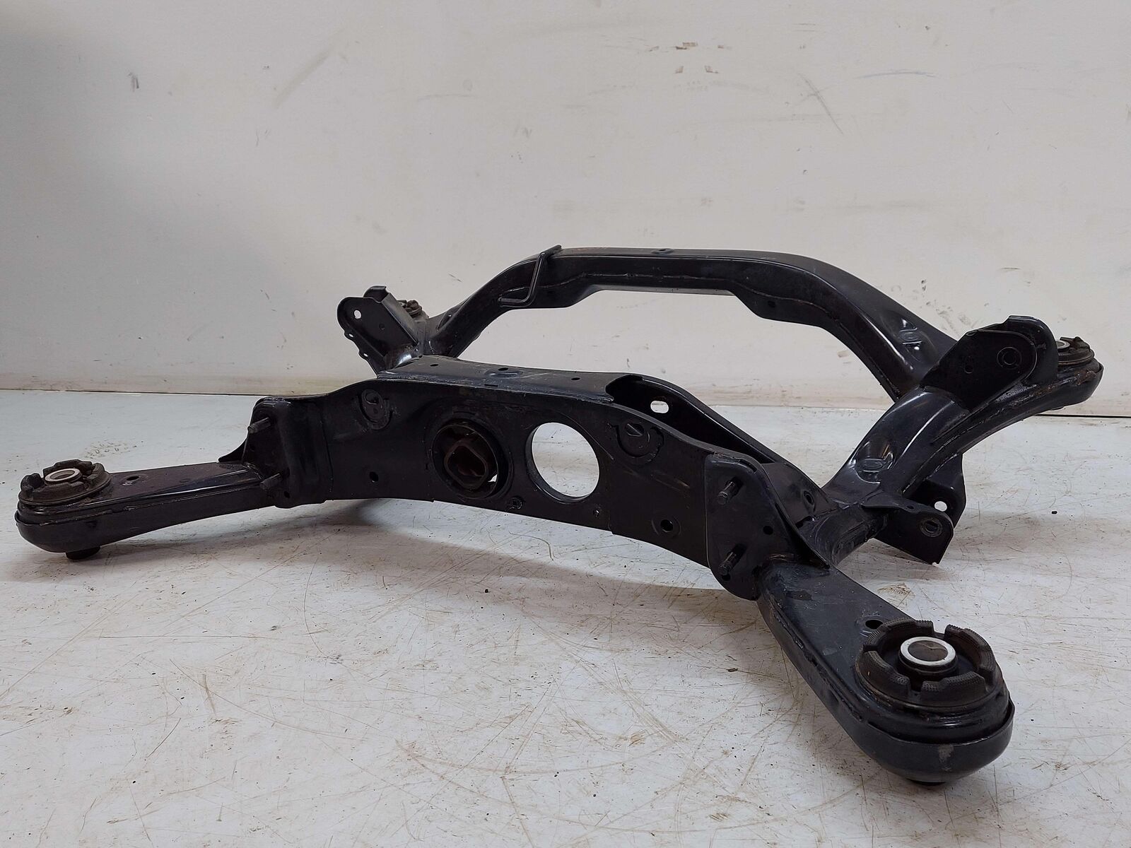 14-23 TOYOTA HIGHLANDER REAR SUB FRAME CROSSMEMBER CRADLE 2.5L HYBRID