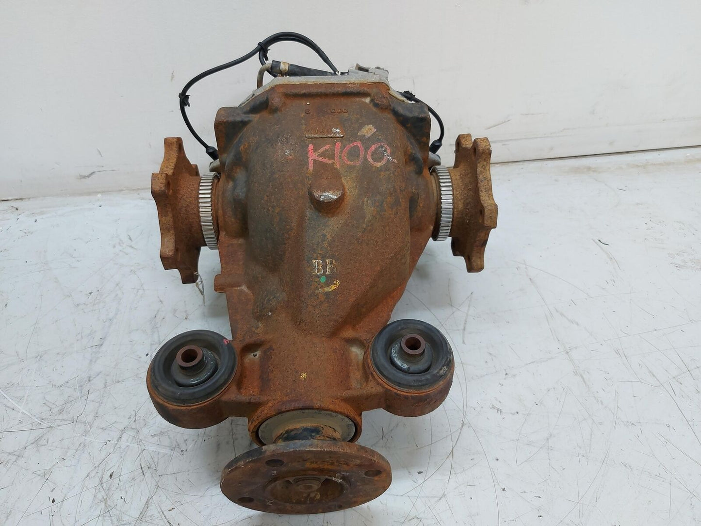 05-12 Nissan Pathfinder Rear Differential Carrier 4.0L 3.36 Ratio