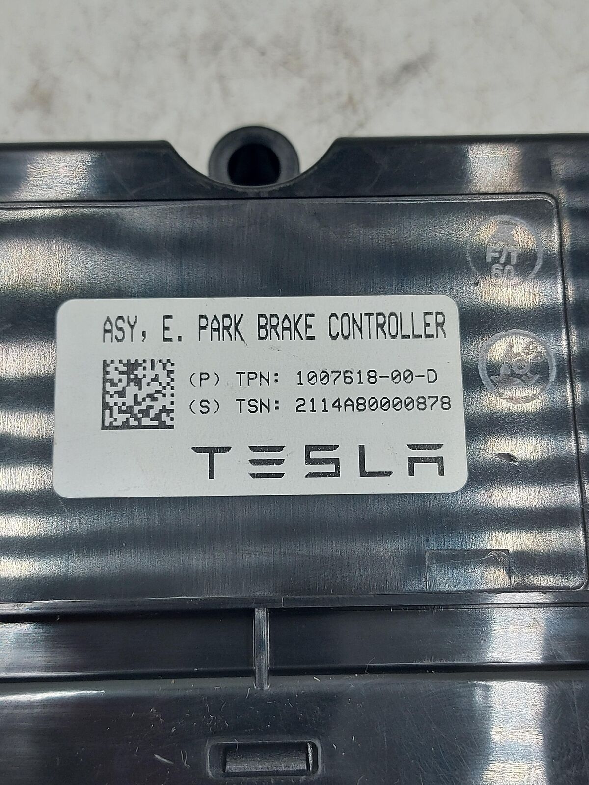 14 TESLA S 1007618-00-d Parking E Park Brake Control Module