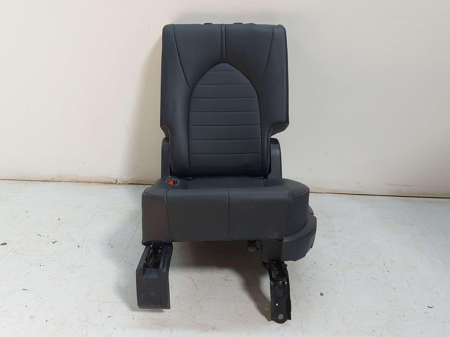 2020 TOYOTA HIGHLANDER REAR LEFT SEAT BLACK VINYL W/ BUCKLE *NOTE