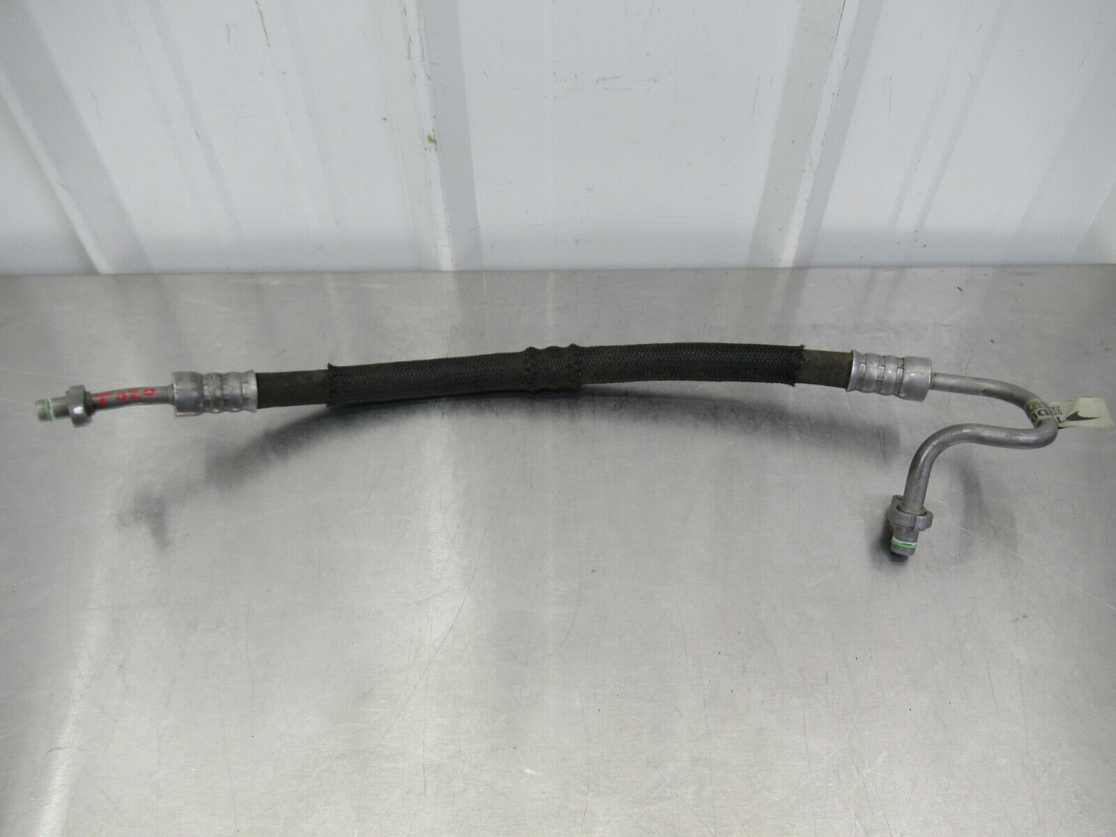 T020 2016 16 MCLAREN 570S STEERING PUMP HOSE LINE #10 13D0068CP