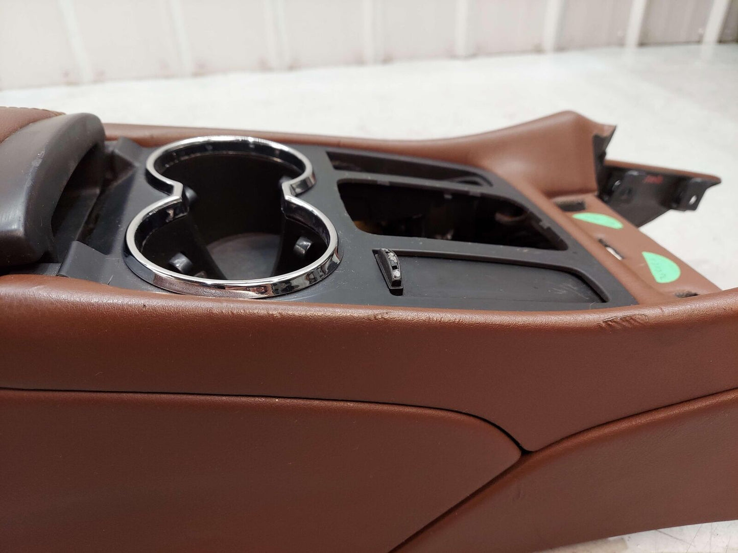 2010 Maserati GranTurismo S M145 Coupe FRONT CONSOLE BROWN LEATHER 69886500