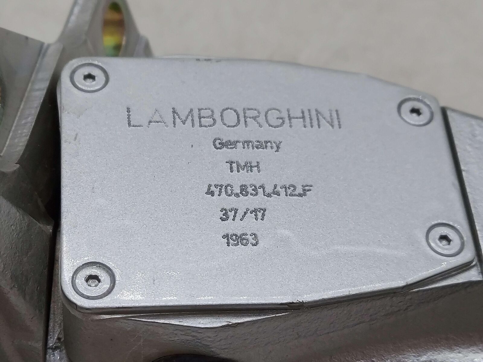 2018 LAMBORGHINI AVENTADOR S LP740-4 FRONT RIGHT DOOR HINGE COUPE 470831412F