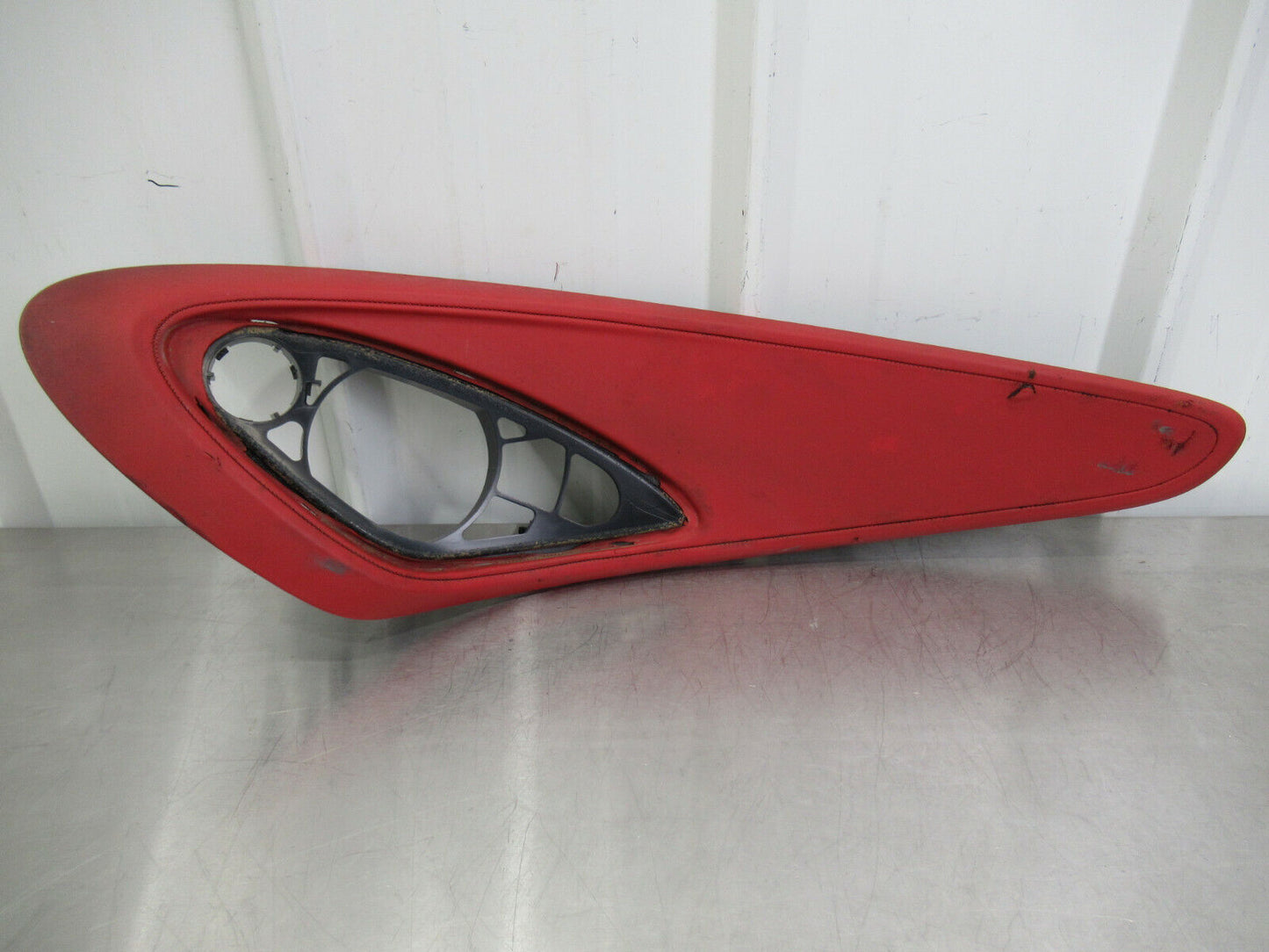 T020 2016 16 MCLAREN 570S RH RIGHT DOOR UPPER TRIM SPEAKER SURROUND 13N0693CP