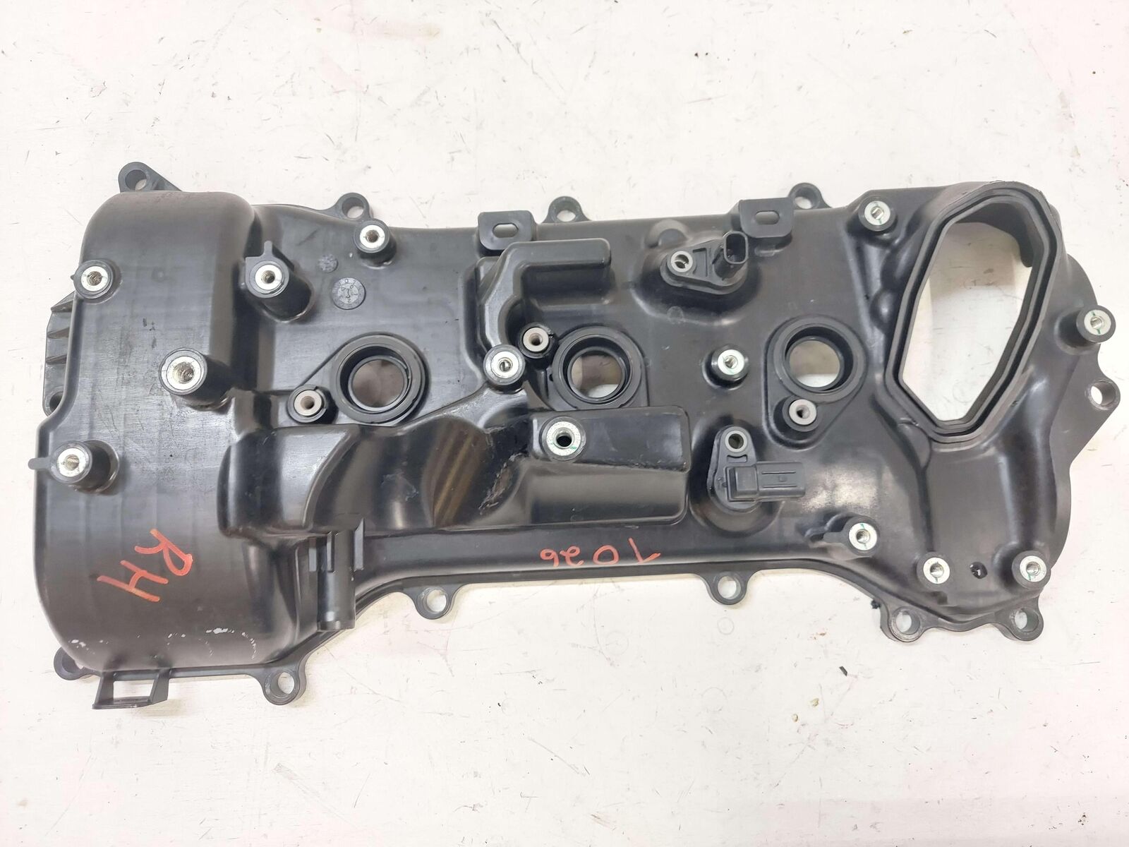 17-19 TOYOTA HIGHLANDER RIGHT VALVE COVER 3.5L 112010P010