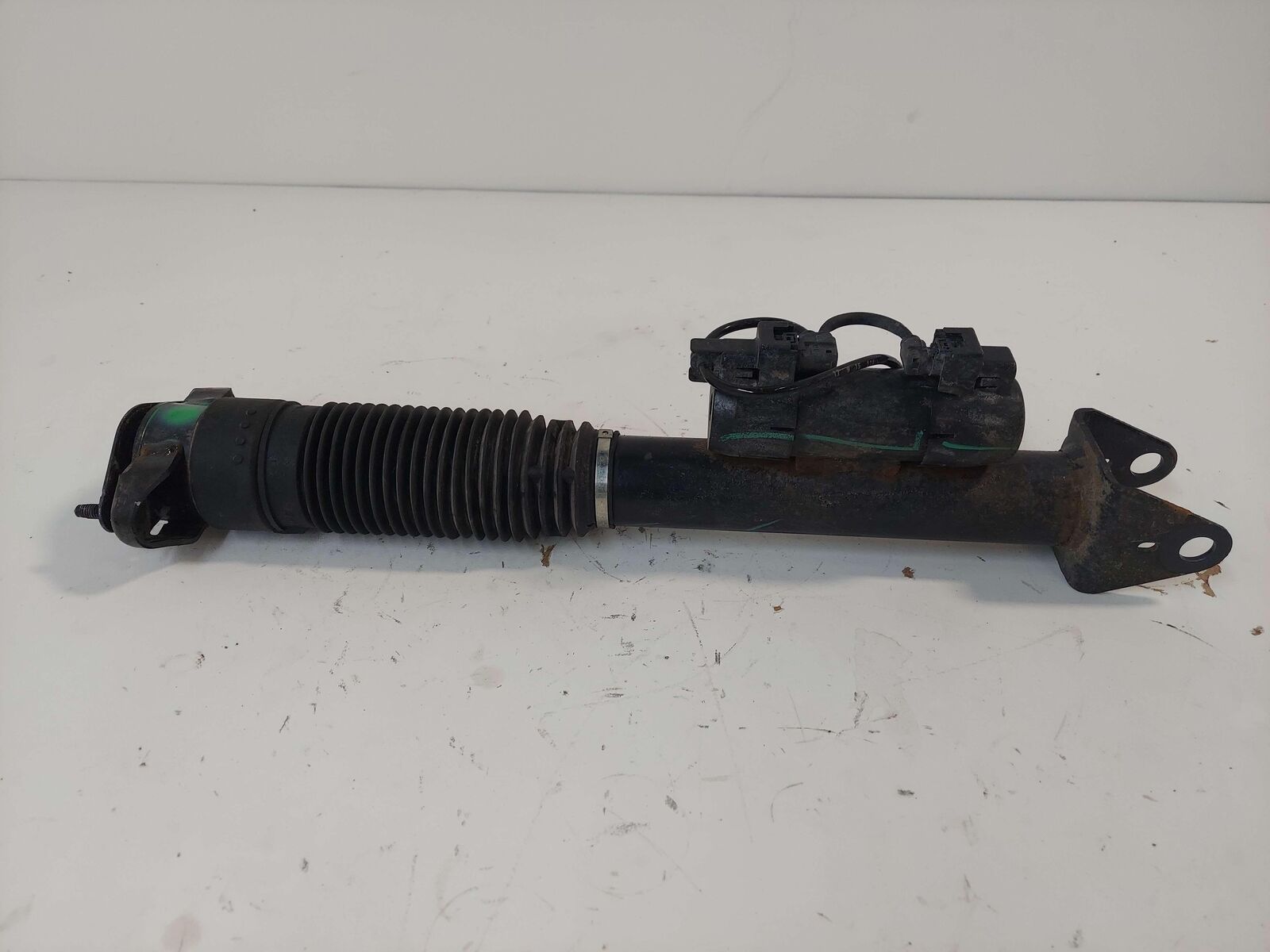 17-19 MERCEDES GLE63S AMG W166 REAR LH LEFT AIRMATIC AIR STRUT SHOCK 