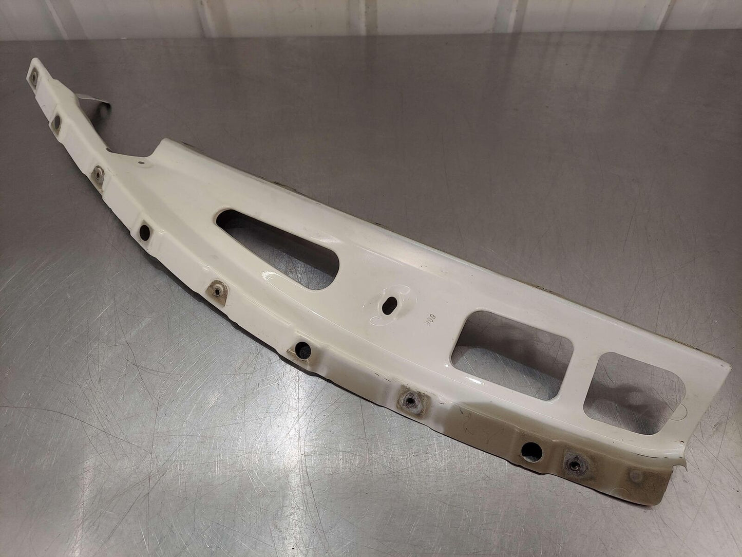 2010 MASERATI GRANTURISMO GT S RIGHT FENDER BRACKET