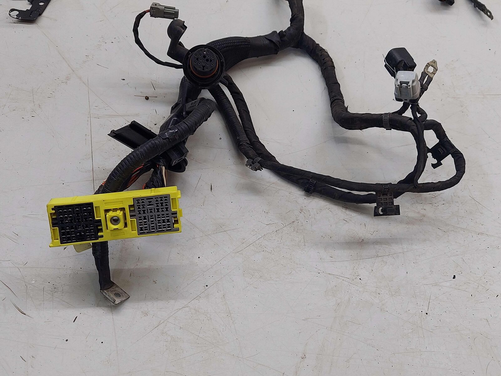 2010 HYUNDAI GENESIS 4.6L ENGINE WIRE WIRING HARNESS SEDAN 914103M021 *NOTES*