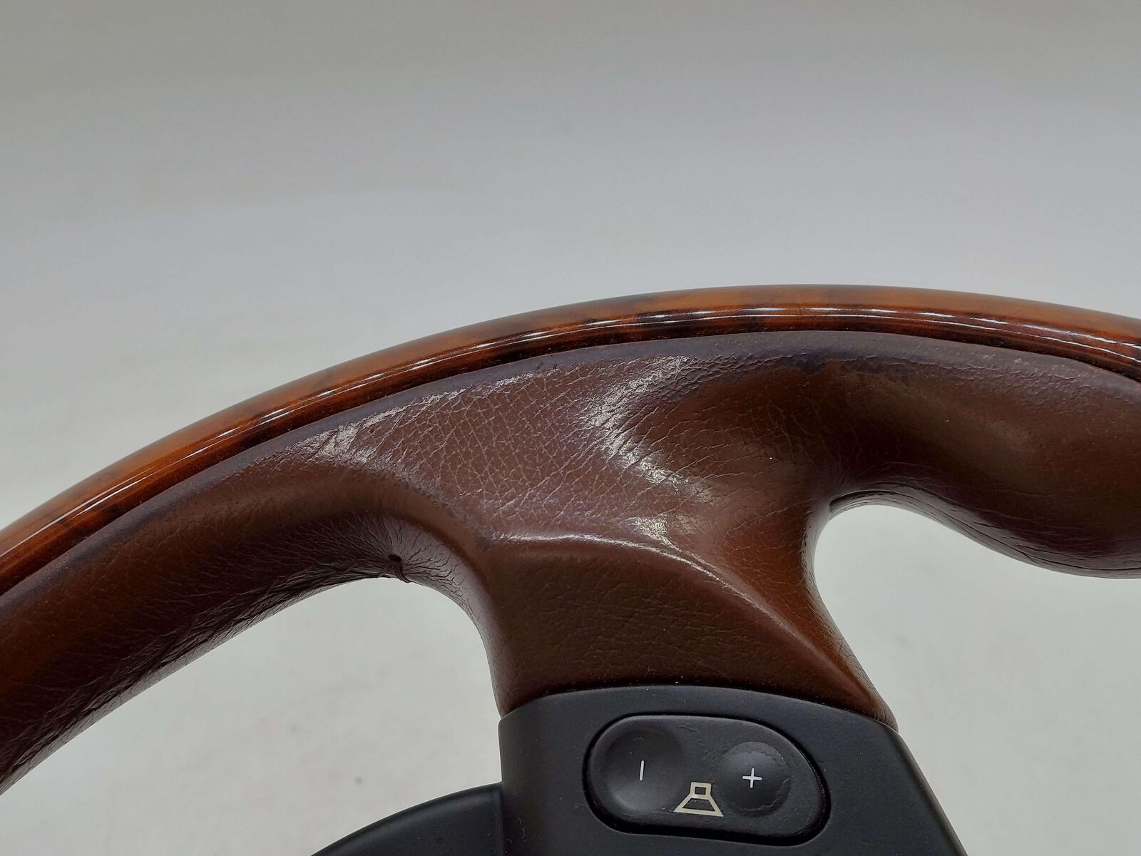 2010 Maserati GranTurismo S M145 Coupe STEERING WHEEL WOOD & BROWN LEATHER