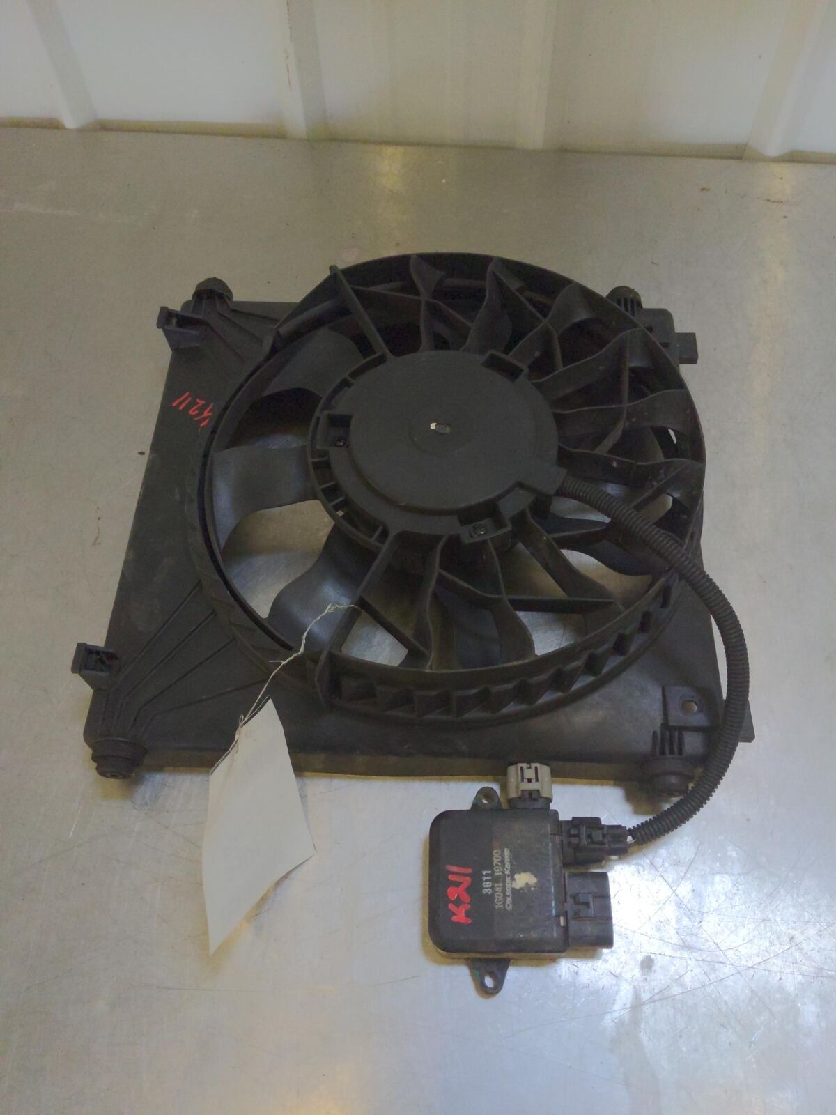 2013 Tesla S Front Electric Cooling Fan Motor Condensor Mounts In Lh Fender Well