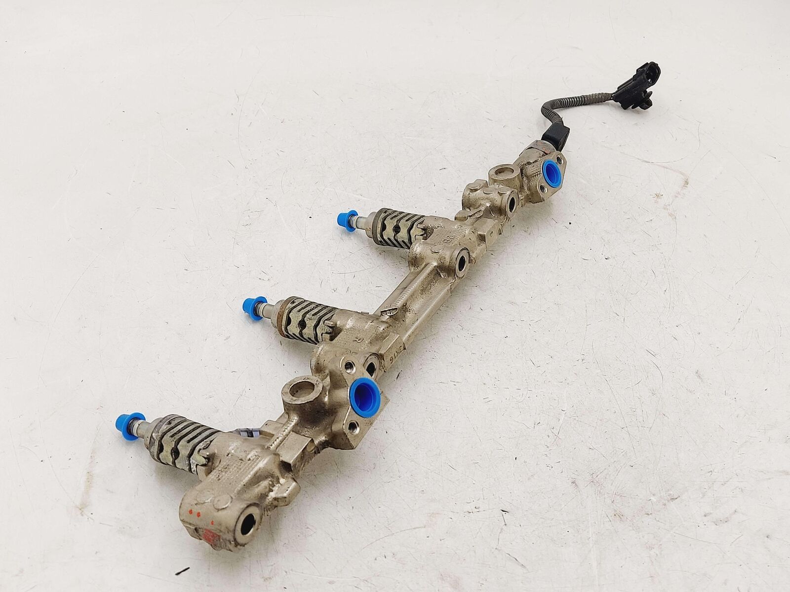 06-17 LEXUS IS350 3.5L RIGHT LOWER FUEL RAIL W/ PURPLE INJECTORS RWD 89458-30011