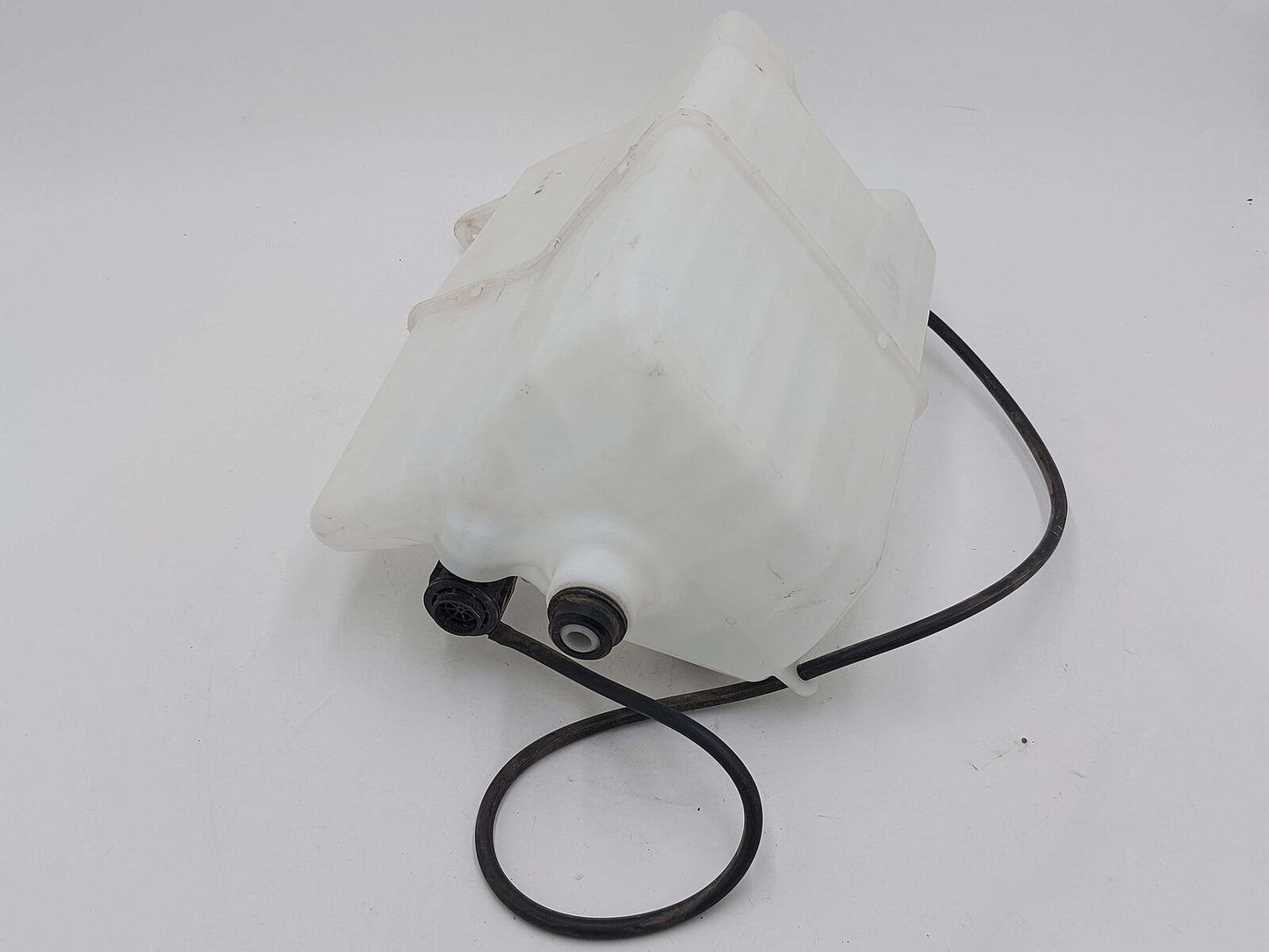 16-23 TOYOTA TACOMA WASHER BOTTLE W/ PUMP CANADA MARKET 85330-04010 8531504100