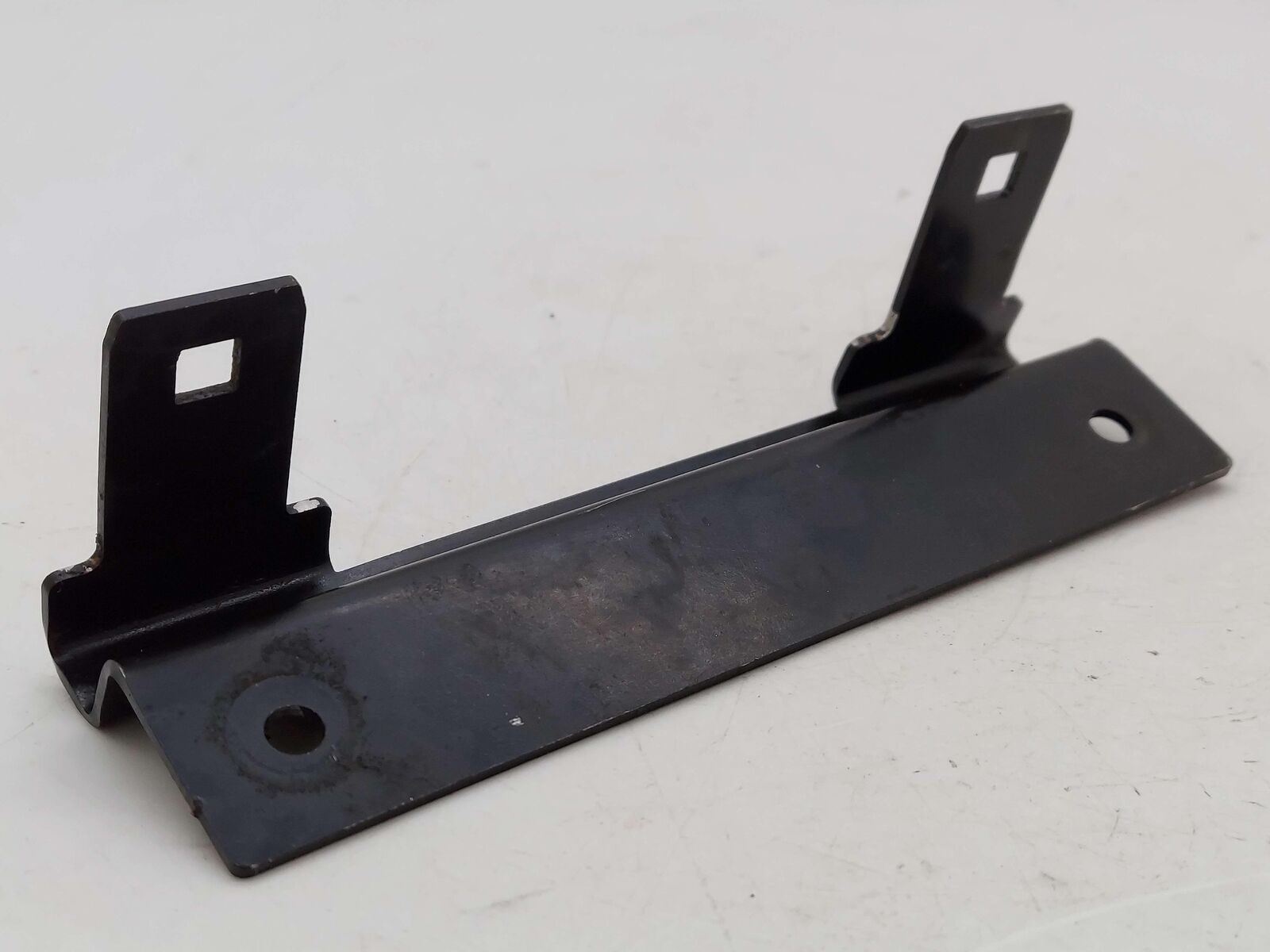 2006 FORD GT GT40 SUPERCAR FRONT FUSE BOX BRACKET OEM