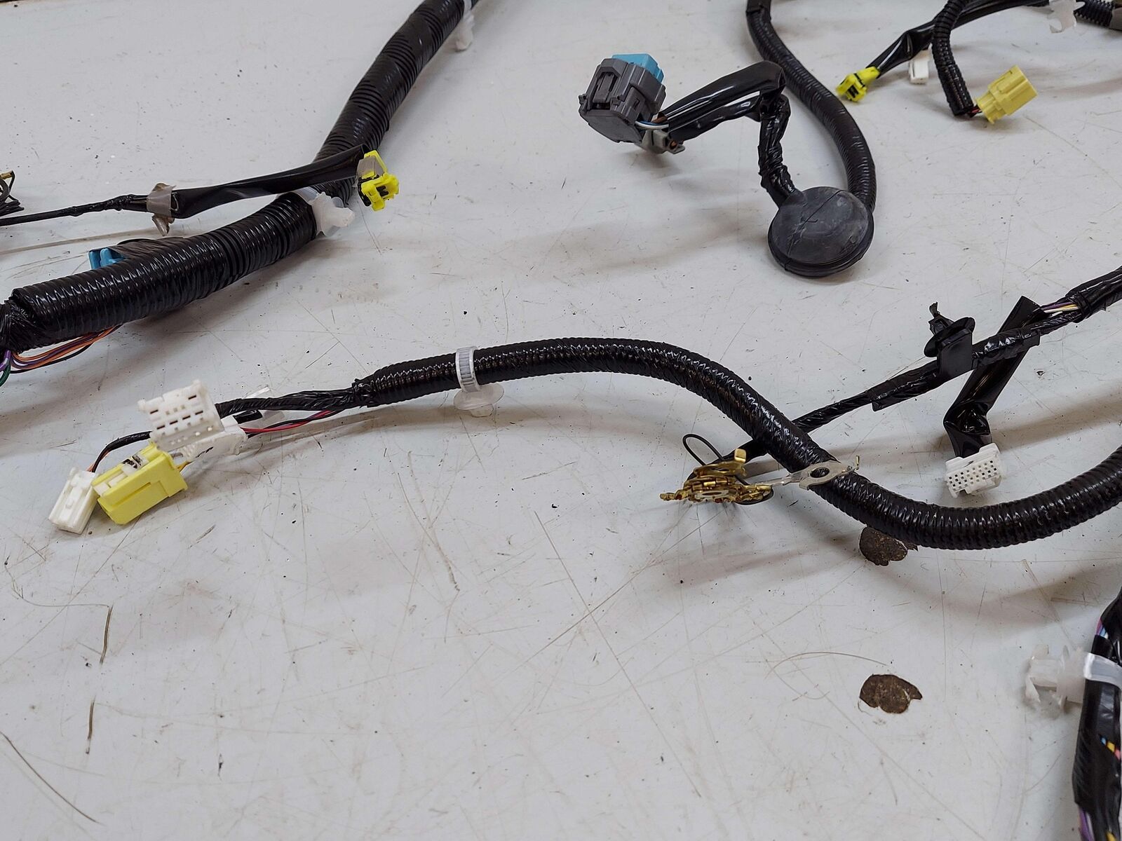 2009 Nissan GTR GT-R R35 RH Right Body Wiring Wire Harness 24017JF10B 60K KMS