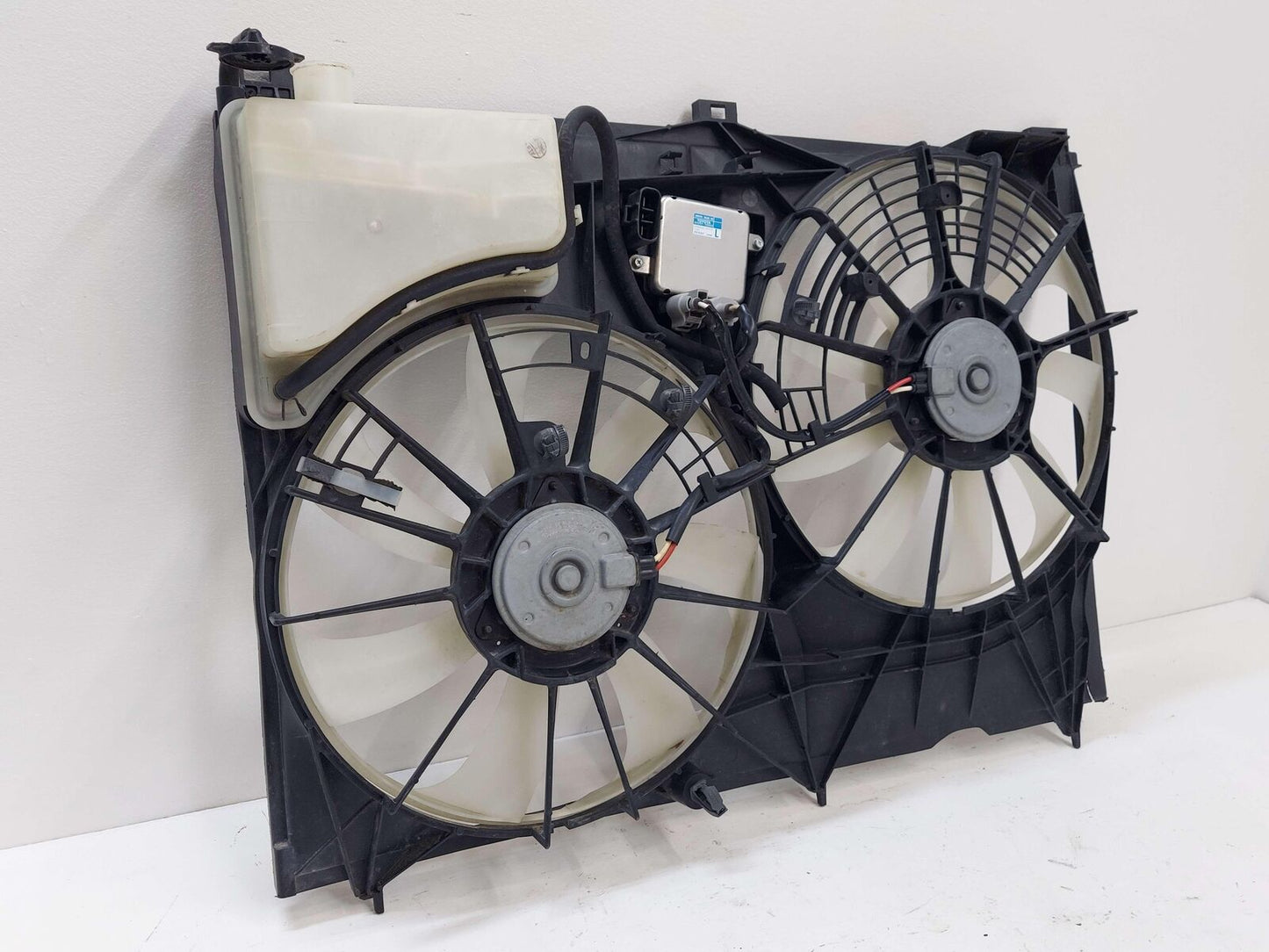 14-19 TOYOTA HIGHLANDER ELECTRIC COOLING FAN MOTOR 3.5L 89257-30080 *NOTE