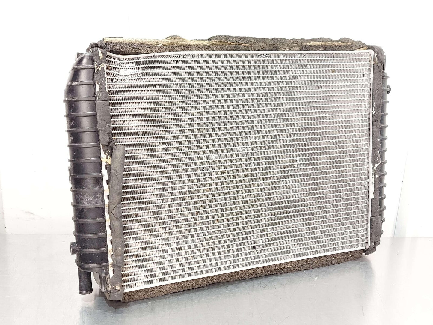 16 MCLAREN 675LT FRONT RIGHT WATER COOLANT RADIATOR *TWEAKED/DENTED. HOLDS FLUID