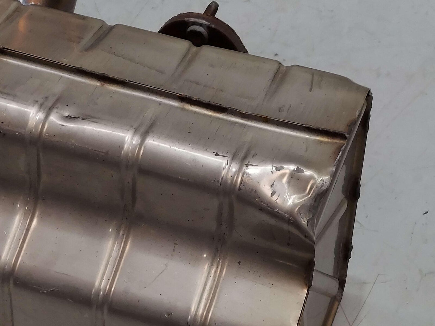 05-06 FORD GT GT40 SUPERCAR MUFFLER 4G7V-5K214-ED *DAMAGED CRACKED DENTED* OEM