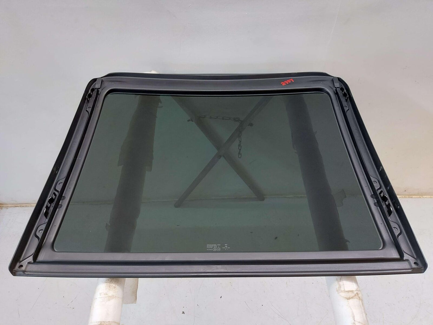 15-18 PORSCHE MACAN S 95B FRONT SUN ROOF GLASS PANORAMIC 95B877055Z *SCRATCHES*