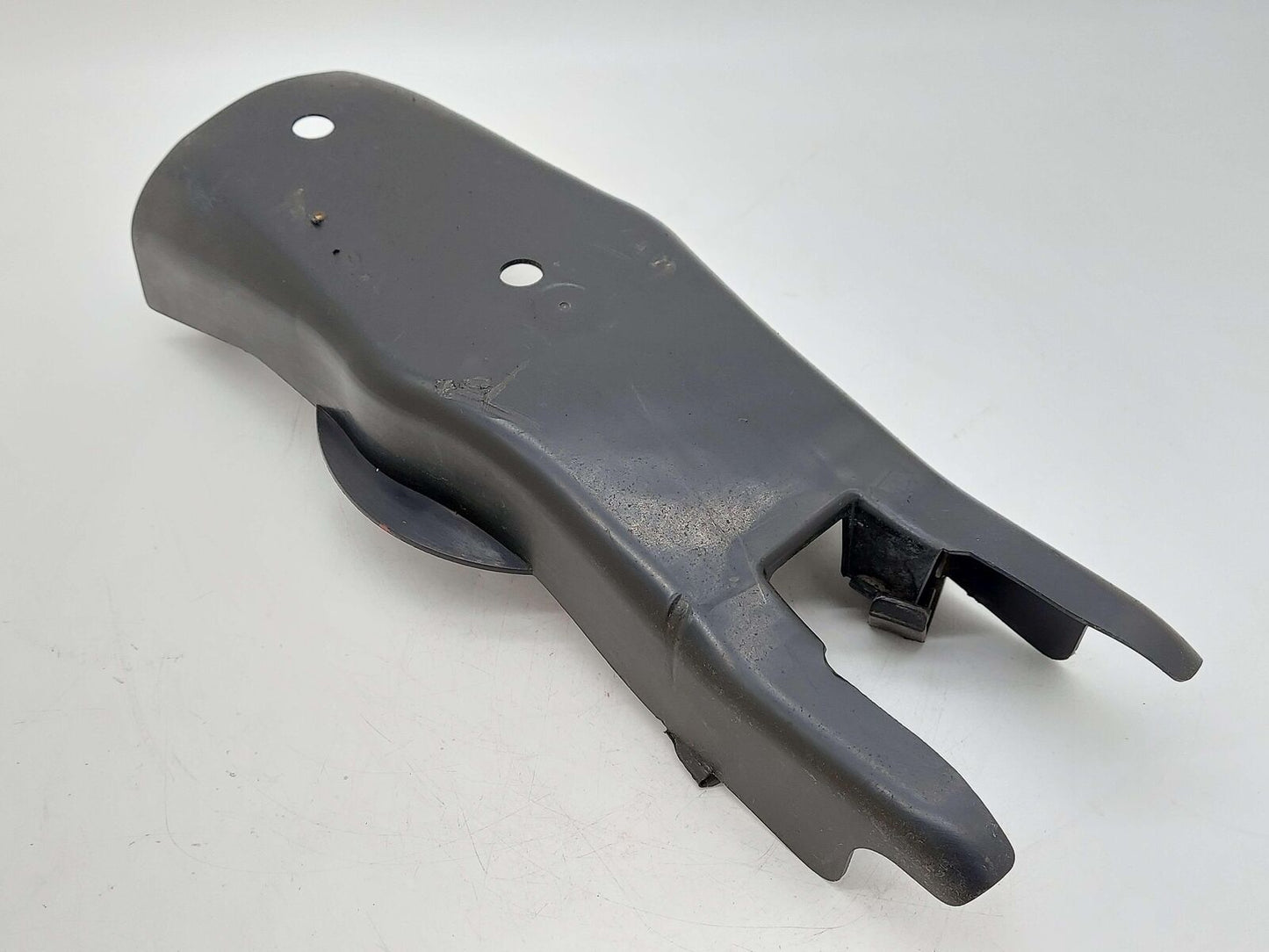 2019 Mercedes E63S AMG W213 RH Right Lower Control Arm Cover A2133520800 *Note*