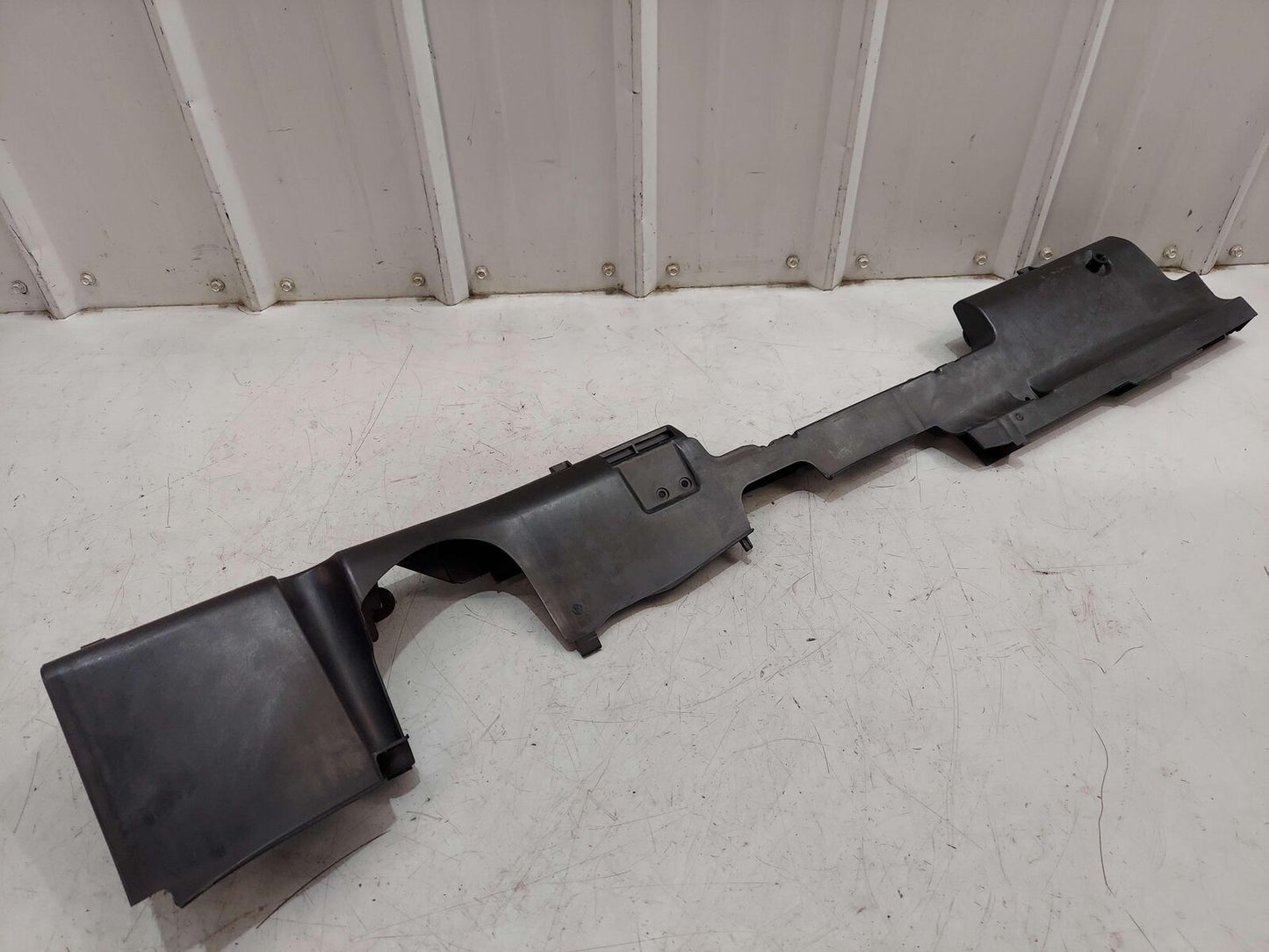 2001 PORSCHE 911 996 CARRERA LEFT SILL SUPPORT BRACKET *CHIPPED*