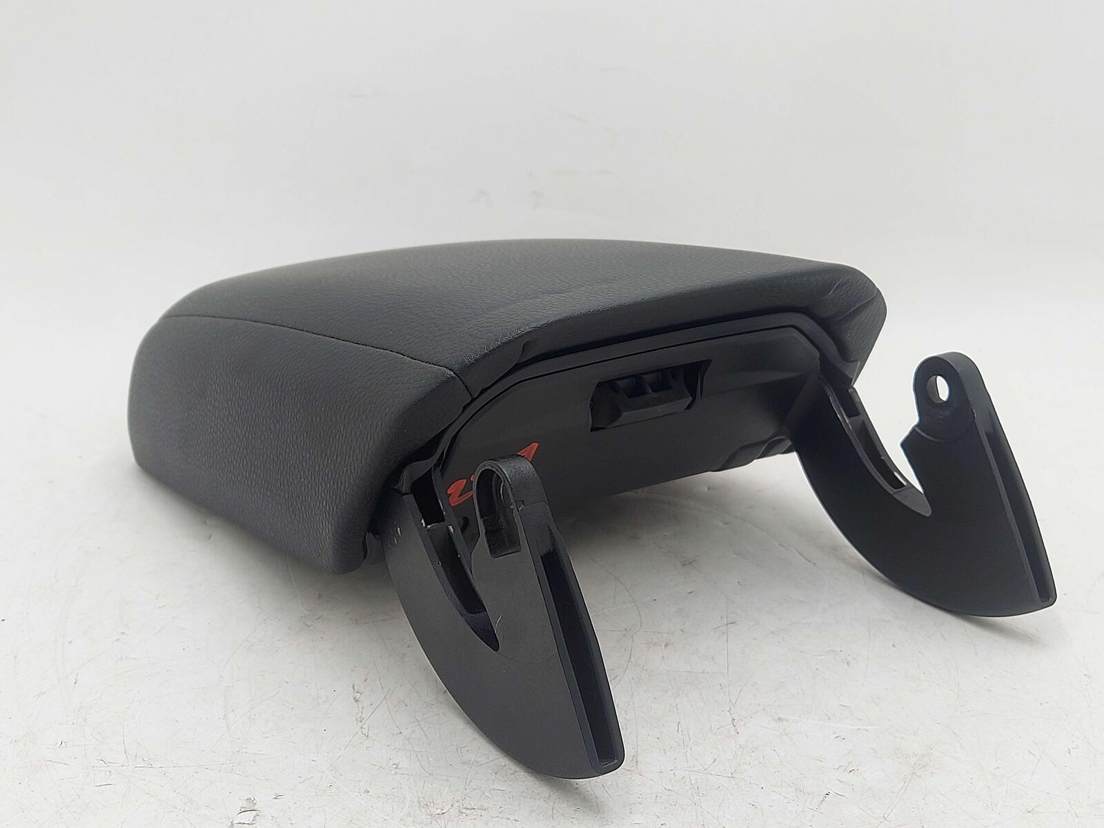 2016 PORSCHE MACAN 95B S CONSOLE LID ARMREST BLACK LEATHERETTE